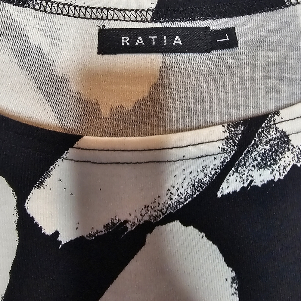 Ratia Black & White Nuoska Pattern Short Sleeve Tricot Top - Picture 4 of 8